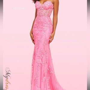 It’s a pink Sheri hill dress